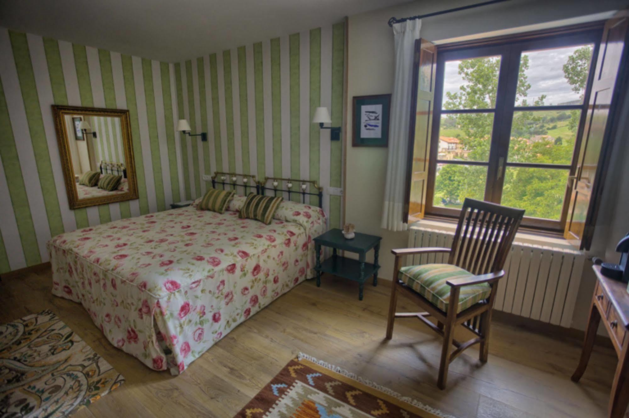 Hotel Colonial De Santillana 3*